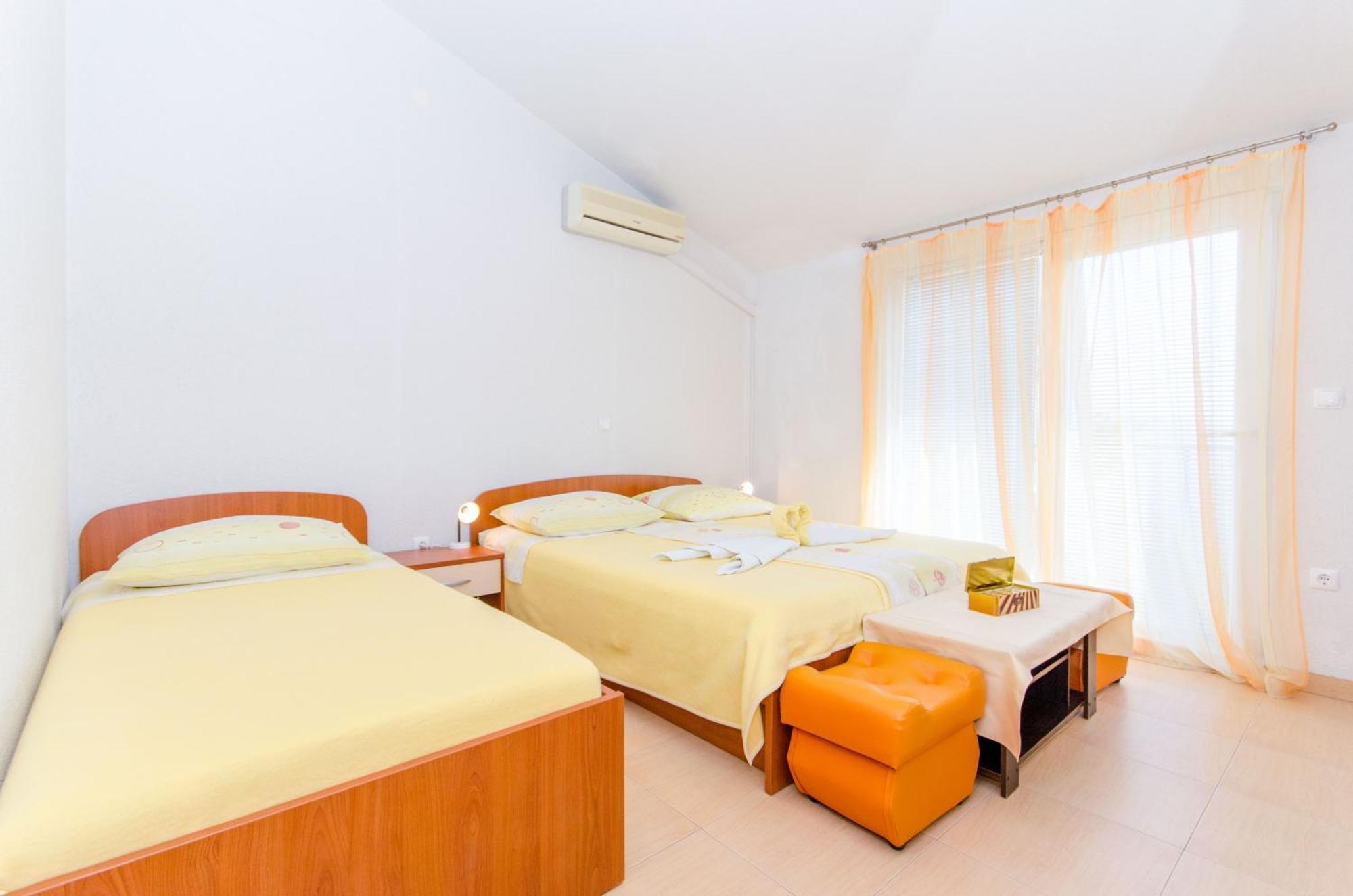 Knezovicapartments Živogošće Dış mekan fotoğraf